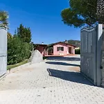 Roberta Villa *